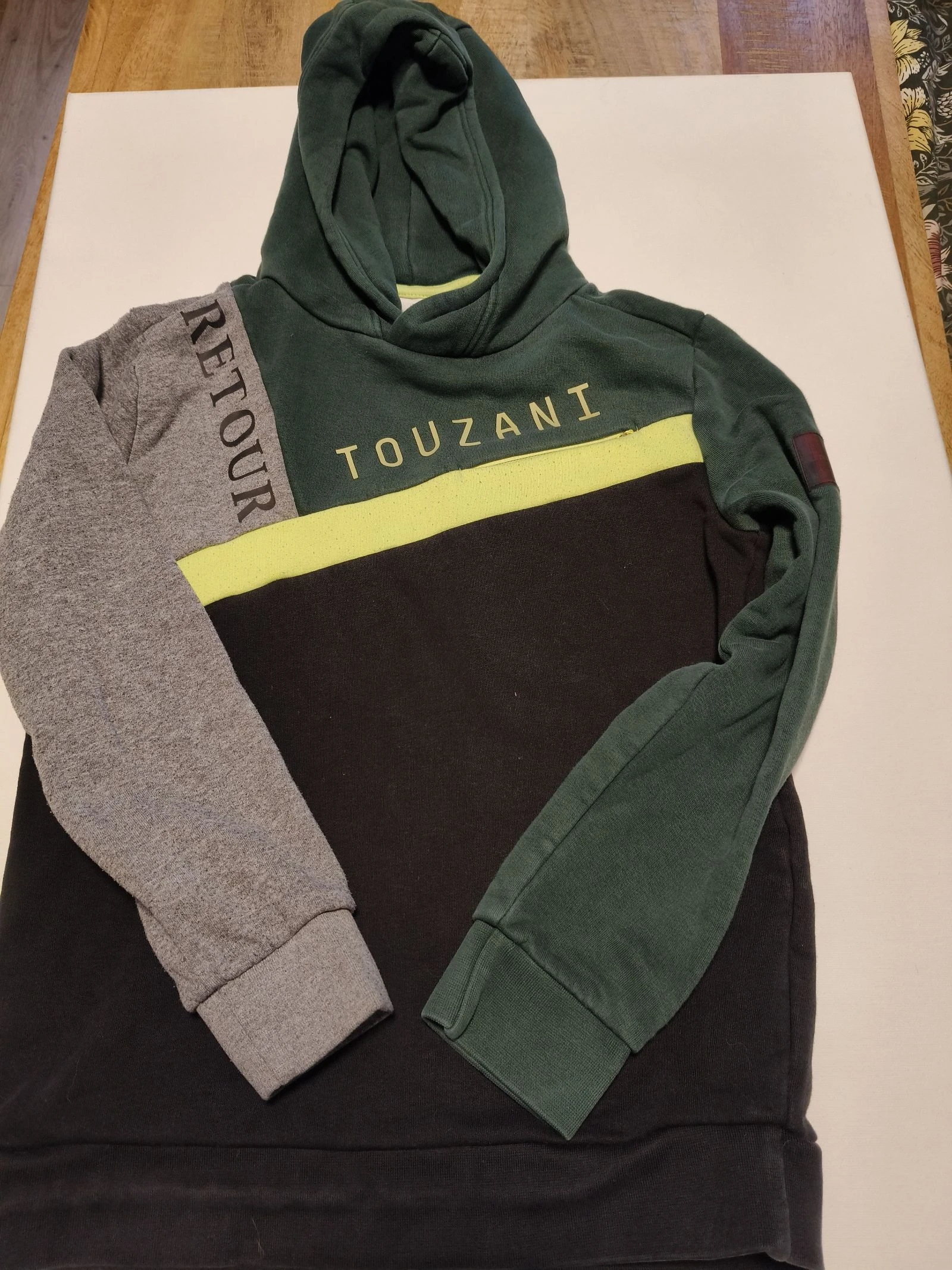 Retour Touzani sweater maat 134/140